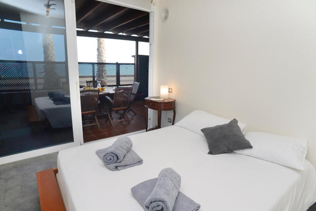 La Casa De La Playa Villa Puerto del Carmen  Exteriör bild