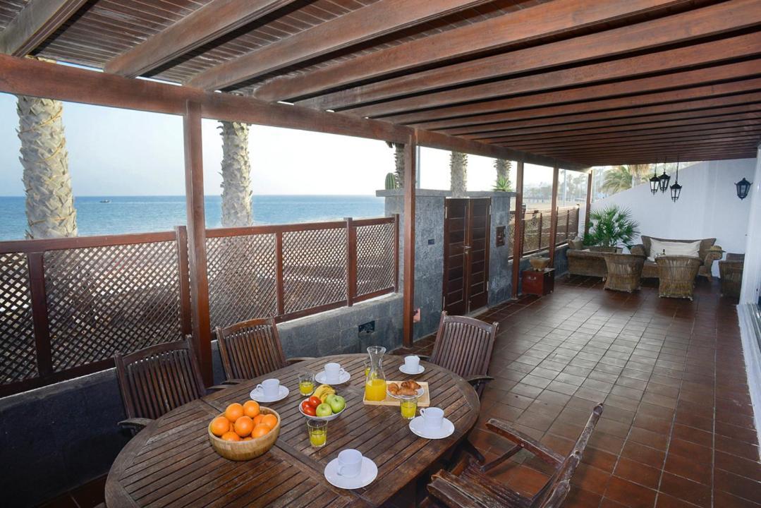La Casa De La Playa Villa Puerto del Carmen  Exteriör bild